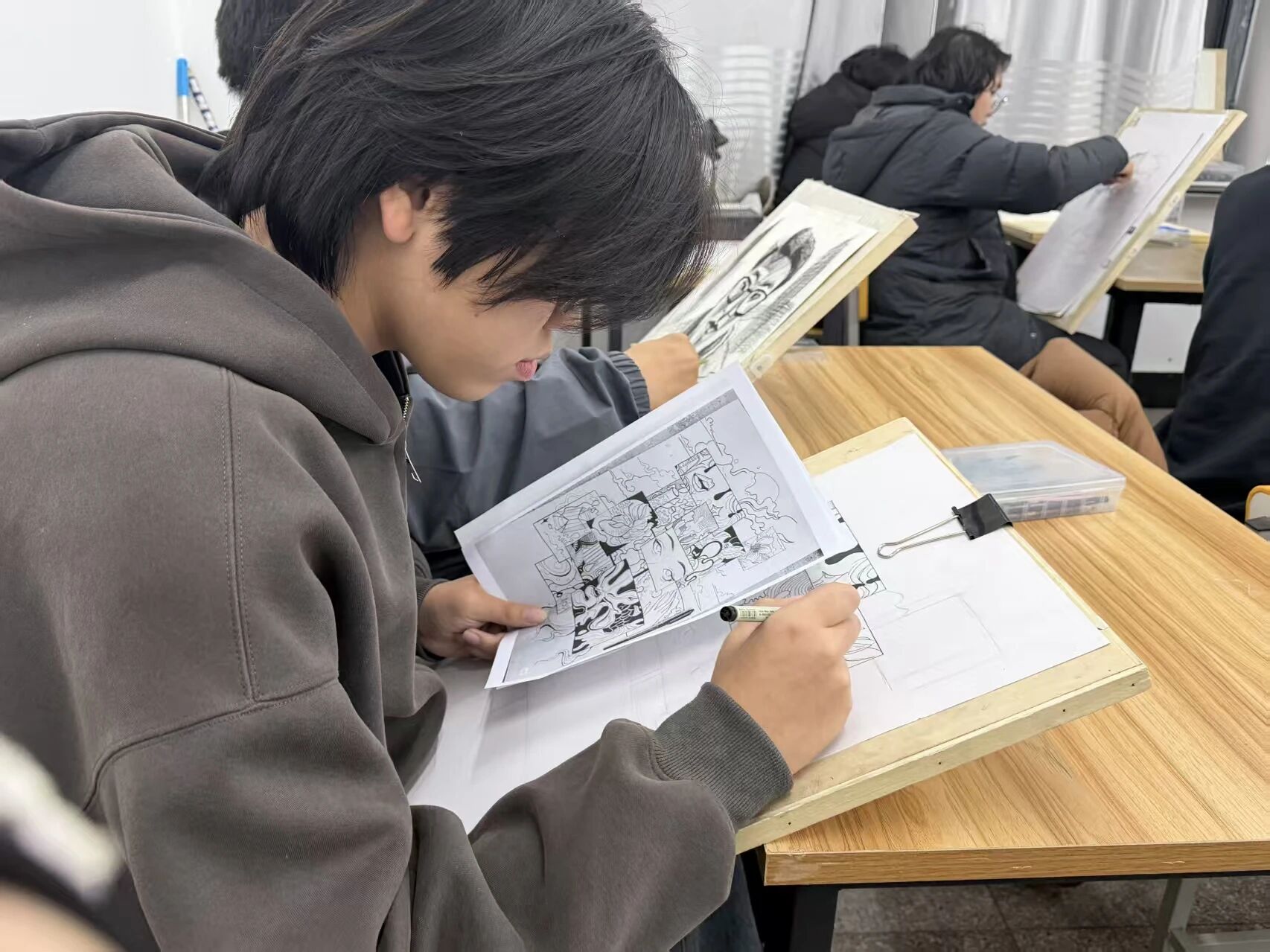 【艺设·活动】同心共设，聚力前行—艺术设计学院开展晚自习学习活动-绥化学院艺术设计学院